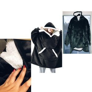 COZY OVERSIZED-LONG BLANKET HOODIE